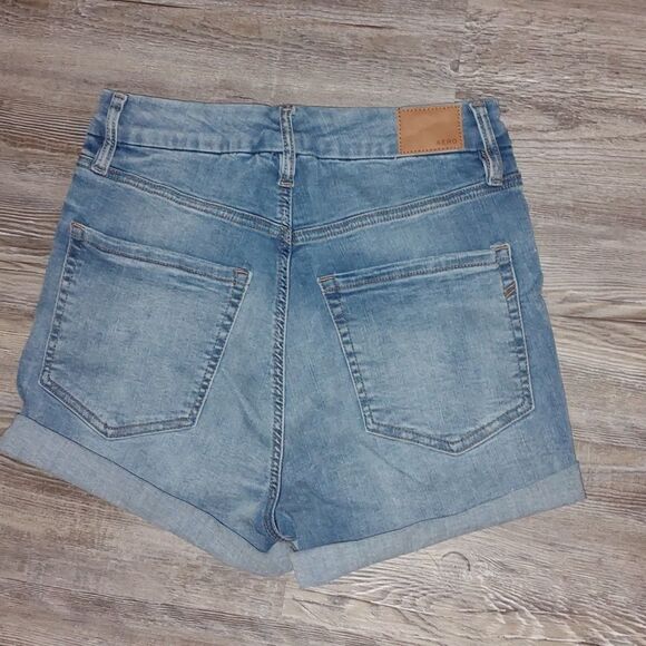 Aeropostale Super High Rise Curvy Midi Distressed Jean shorts Sz 8 - Picture 4 of 7